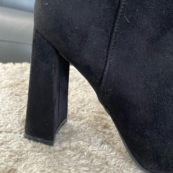 Brand new Suede Booties. - Picture 4 of 17